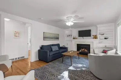 Image de Narragansett Beach House - Across from Narrow River