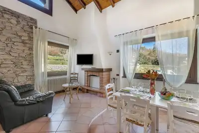 Image de Il Borgo Del Vergante Casa Lina: Ac And Balcony, Nebbiuno, Italy