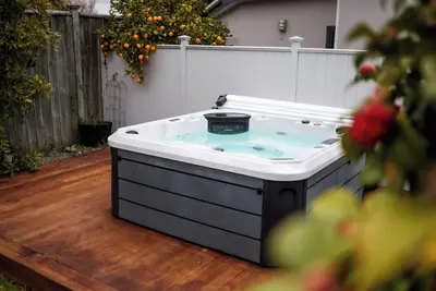 Image de Martinborough Retreat with Hot Tub