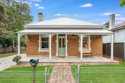 Image de Elegant Edward, Heritage Charm near Cbd