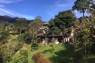 Image de Maison familiale bioclimatique élégante