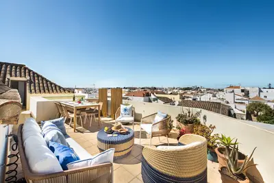 Image de Terrasse Privée avec Vue sur la Ville