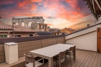 Luxurious residence with large terrace overlooking Arena