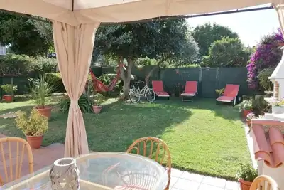 Image de CASAJARDÍN Rokekris. In Vigo, very close to the beaches. Pets allowed.