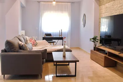 Image de Appartement 3 Chambres avec Balcon, Jacuzzi, Wi-Fi et Climatisation