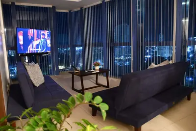 Image de The City Escape: Stylish Condo Near Ayala Bloc & It Park
