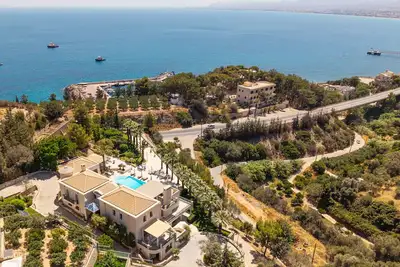 Image de Aeonia Grand Villa