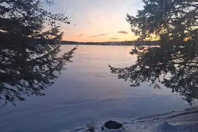 Image de Wonderful 2-bedroom cabin on Embden Lake