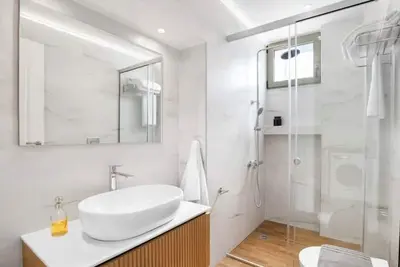 Image de Mitos Villas Gerani 300sqm 8rooms&6baths 20 sleeps