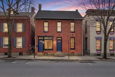 Image de Historic Ada Home, 2 blocks to square, Parking