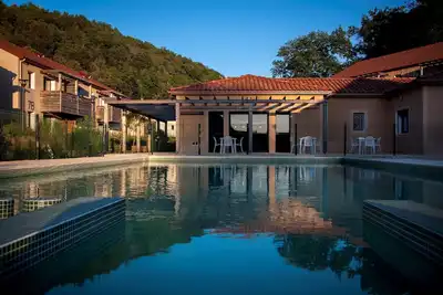 Image de Séjour paisible avec piscine au cœur Dordogne