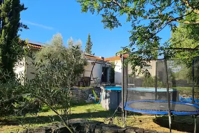 Image de Maison au nord de l'Hérault avec piscine, idéale pour les familles
