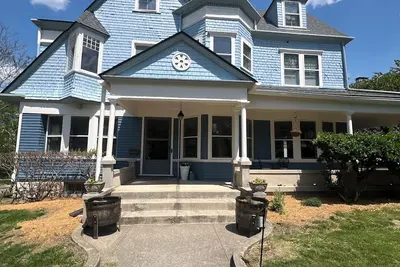 Image de Spacious 4-bedroom house in beautiful Frankfort walking distance of the Capital