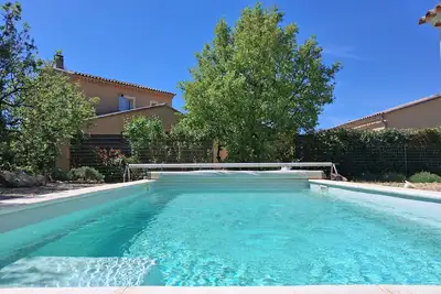 Image de Maison 6 personnes + studio attenant totalement équipée 2 personnes/piscines