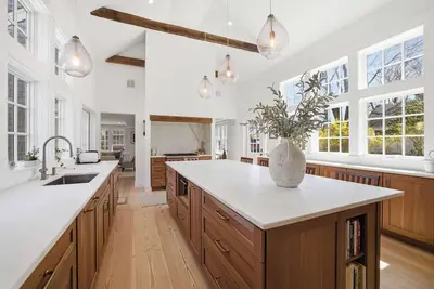Image de Historic Bones, Entirely New Soul | Designer Lux