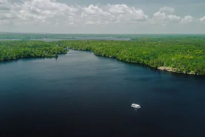 Image de The Woodchuck Cabin at Timber Bay
