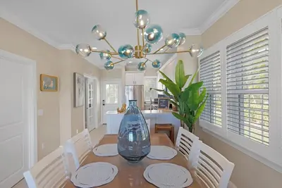 Image de Newly Refurbished Waterfront Villa • Sleeps 8, 65\" Tv & Fast WiFi