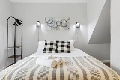 Image de Stylish 2br 1 Bath Haven with WiFi & Parking