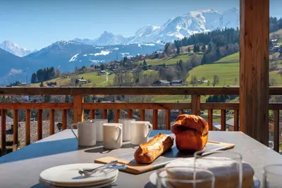 Image de Chalet Tansoo - Vue montagne et spa partagé à Combloux - Ovo Network