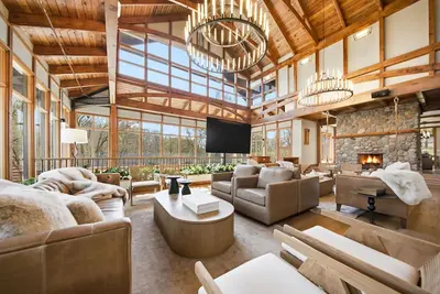 Image de *New* Afton Lodge 10, 000sqft/Indoor Pool/Hot tub