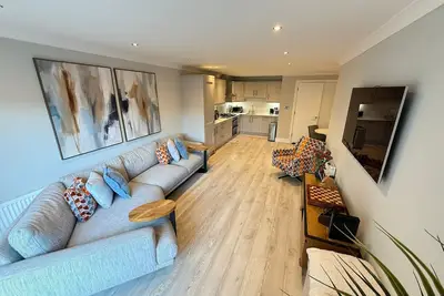 Image de New listing! Stylish 2 Bed in Heart of Malahide