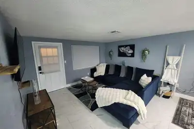 Image de Water front 2/2 home with Ac and Hot tub in charming Hudson
