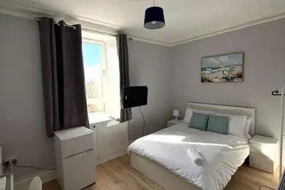 Image de Apartment Sleeps 6 with Parking