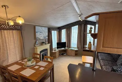 2-Bed Caravan, Sleeps 6 w/ Parking, No Pass Needed