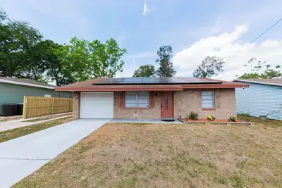 Cozy 3br Home- Game Room- Parking- Backyard- Crib