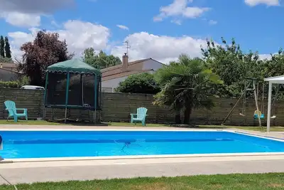 Image de Maison de vacances « Le Cocon Taillonais » avec piscine privée, Wi-Fi et climatisation