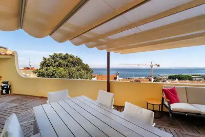 Image de Sunny Terrace Apartment w/ River Views