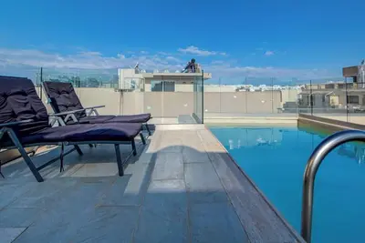Image de Prime Swieqi 6br w/ Private Pool & Sundeck