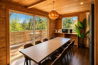 Image de up to 10 guests | Log house located in a quiet villa area | 13-min walk to Onsen