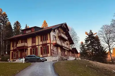 Image de Homerez - Chalet spacieux à Bullet avec vue sur la montagne