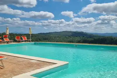 Image de Magnifique maison de vacances pour 6 personnes avec Wifi, climatisation, piscine, près de Sienne