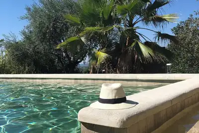 Image de Authentique mas Provençal spacieux au milieu de la nature!