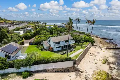 Image de Mā’ili Blue by Gather: Oceanfront Retreat w/ Beach Access & Sunset Views