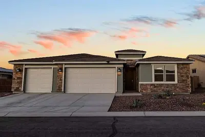 Image de Premium•4br•3. 5ba•No Clean/Pet Fee• The Sfera Home