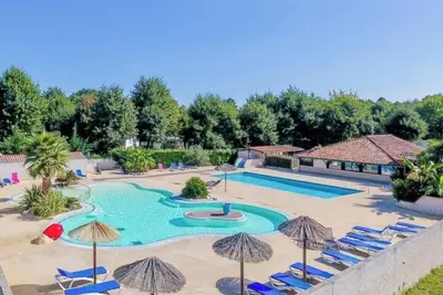 Image de Cabane 3 étoiles - Parc aquatique - ccbfgec