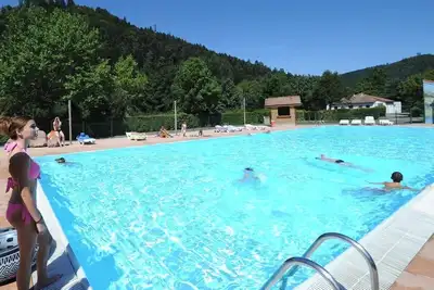 Image de Cabane 4 étoiles - Piscine  - ccbg00i