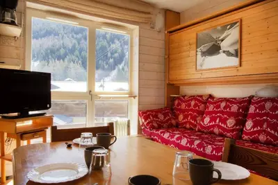Image de 240m du centre station, Rez-de-chaussée, balcon, parking, télévision, casier à ski, 25m², La Norma
