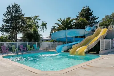 Image de Camping 4 étoiles - Parc aquatique - ccbg0cg