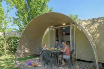 Image de Camping 3 étoiles - Piscine  - ccbg0ie