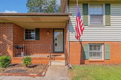 Image de Shady Grove Cottage | Large Yard, Pets Welcome