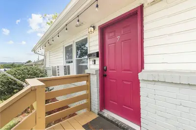 Image de Norwood Seven Flat No. 7 - Downtown/King Bed/2br