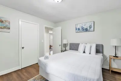 Image de The 86th Street Retreat | Patio/King Bed/Groups