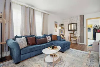 Image de Oceanfront patio view with 4br • Walk to Beach • Sleeps Large Groups