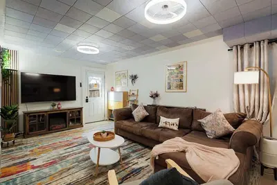 Image de Beach Block 2br Retreat w/ Palm Courtyard • Walk to Ocean • Near Sf