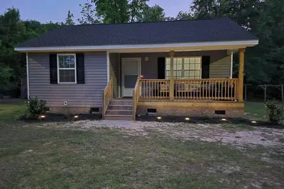 Image de Modern 2br/1ba Whiteville Nc / 20 min to lake 35 min to beaches!