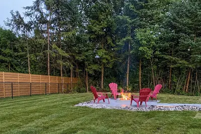 Image de Camp Happy A-Frame | Volleyball, Firepit!